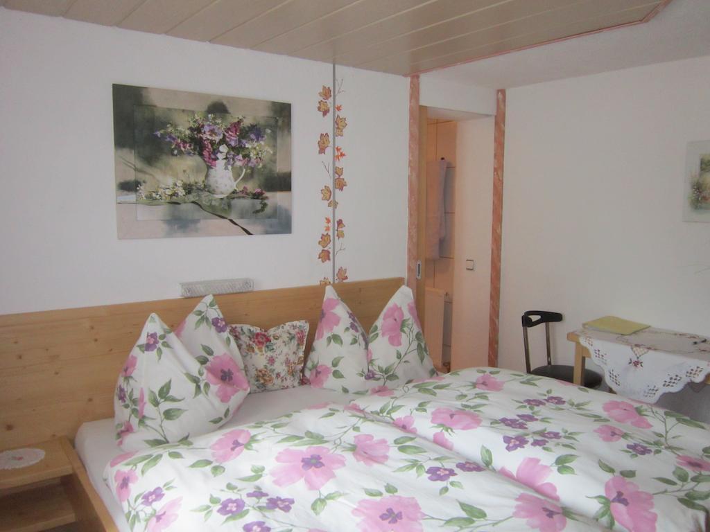 Haus Jochum Bed & Breakfast Langen am Arlberg Room photo